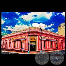 Fotografía montada manualmente en 3D  (De acuerdo a la obra, en tres a cinco capas superpuestas) - Fotógrafo: VÍCTOR BECKELMANN